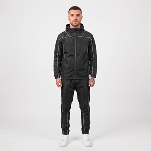 Ensemble de survêtement noir pour homme, veste coupe-vent légère à capuche et pantalon de jogging avec bordure réfléchissante - Product Image 1