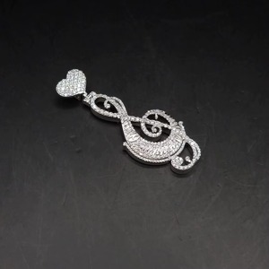 Pendentif Note de Musique en Argent 925, Pendentif Musical Personnalisé en Moissanite VVS, Pendentif Hip-Hop Iced Out, Cadeau Parfait pour Musiciens et Artistes - Product Image 4