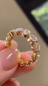 Bague éternelle en moissanite taille ovale, argent 925 plaqué or, bijou original pour cadeau de mariage ou d'anniversaire - Product Image 2