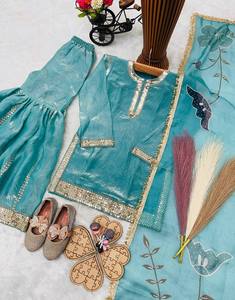 Ensemble Sharara vert pour enfants avec Kurti, Dupatta et tenue ethnique pour les fêtes de mariage des filles - Product Image 6