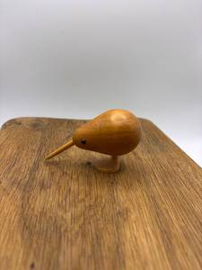 รูปปั้นนกกีวีไม้คุณภาพดี งานแฮนด์เมด สำหรับตกแต่งภายในบ้าน และเป็นของตกแต่งบนโต๊ะ - Product Image 6