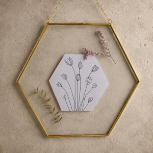 Cadre photo mural décoratif en verre transparent de qualité supérieure, forme hexagonale, bordure en laiton, chaîne suspendue, finition dorée, pour table - Product Image 5