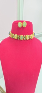 Collar choker minimalista de calidad premium con hermosos adornos, se adapta tanto al estilo étnico como al occidental, perfecto para todas las ocasiones. - Product Image 5