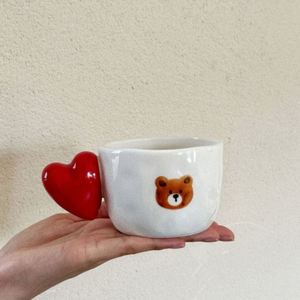 Tasse à café ou à dessert en céramique de style coréen avec poignée en forme de cœur, peinte à la main, pour la maison, idéale comme cadeau - Product Image 4