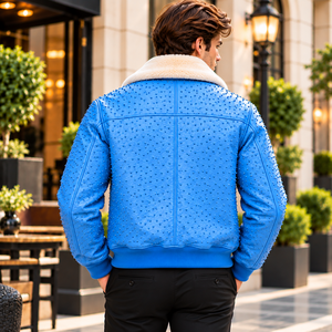 Veste en cuir élégante pour homme avec effet clouté, col en fourrure de mouton douce, fermeture éclair et style motard moderne pour l'hiver - Product Image 4
