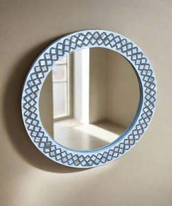 Miroir décoratif rond artisanal professionnel en nacre naturelle, motif capiz, pour intérieur - Product Image 2