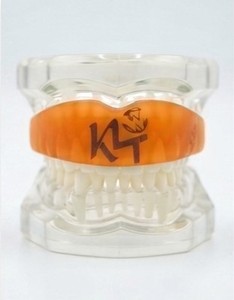 Protège-dents KLTW INT'L en PVC/caoutchouc/EVA jaune, durable, respirant, écologique, haute élasticité, pour l'entraînement de boxe, équipement de protection - Product Image 2