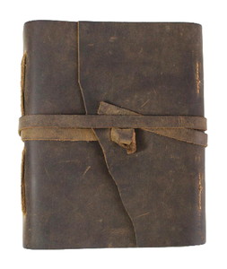 Carnet de notes de qualité supérieure, style vintage, couverture souple, fabriqué à la main à partir de papier recyclé et de cuir de buffle huilé. - Product Image 1