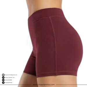 กางเกงขาสั้นโยคะลายทาง/สีพื้นแบบมีโลโก้สั่งทำ OEM เป็นมิตรกับสิ่งแวดล้อม เนื้อผ้าริบ ระบายอากาศได้ดี ไซส์พลัสสำหรับผู้หญิง กางเกงออกกำลังกายสำหรับฤดูร้อน - Product Image 4