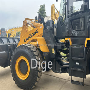 รถตักล้อยางมือสอง Liugong CLG862H 6 ตัน พร้อมเครื่องยนต์ Cummins แท้ และปั๊ม Liugong-3.5M บุ้งกี๋ขนาด 3.5 ลูกบาศก์เมตร กำลัง 180 กิโลวัตต์ |   ราคาที่แข่งขันได้ - Product Image 4