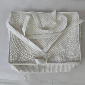 Bolso Tote de Algodón Acolchado Blanco Premium para Mujer, Bolso de Hombro de Viaje Estructurado y Suave - Product Image 1