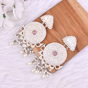 Pendientes Colgantes de Diseño Étnico en Plata Alemana con Piedra de Perla y Ojo de Gato Rosa - Product Image 2