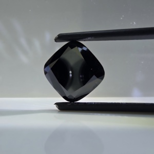 Diamante negro de laboratorio de 5.00 quilates, corte cuadrado, brillante modificado, con certificado IGI, diamante suelto para la fabricación de joyas. - Product Image 1