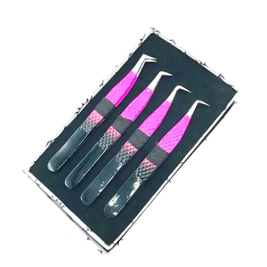 แหนบปลายไฟเบอร์สำหรับต่อขนตา สีฟ้าเคลือบผง แหนบโค้ง ทำจากสแตนเลสแข็งแรง ทนทาน แม่นยำ ใช้งานได้ยาวนาน สำหรับการดูแลส่วนบุคคล - Product Image 1