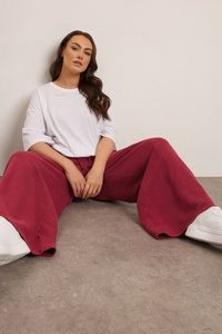 Pantalon de jogging ample rouge pour femme en polyester et coton, coupe décontractée, longueur intégrale, avec logo personnalisé pour femme - Product Image 5