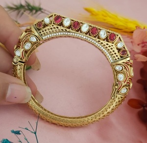 Brazalete elegante de latón chapado en oro de primera calidad con moissanita, hermoso brazalete para mujeres y niñas, colección para bodas. - Product Image 4