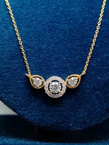 Collar con Colgante de Diamante Corte Redondo con Halo en Oro Amarillo, Colgante con Piedra Lateral en Forma de Lágrima, Collar de Diamantes Minimalista para Mujer, Regalo - Product Image 1