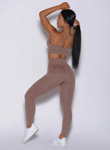 Leggings en forme de bronzage avec logo personnalisé en gros Leggings d'entraînement de la vie active Leggings de yoga et de gymnastique à la taille haute pour les femmes - Product Image 3