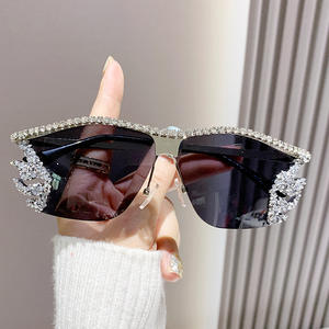 Nuevas Gafas de Sol Metálicas con Incrustaciones de Diamantes Brillantes, Gafas de Mujer de Cristal de Lujo Europeas y Americanas - Product Image 6