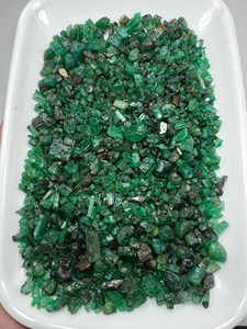 Lot de pierres brutes d'émeraude verte de qualité supérieure provenant de Panjsher, Afghanistan, pierres précieuses naturelles non traitées pour la fabrication de bijoux - Product Image 6