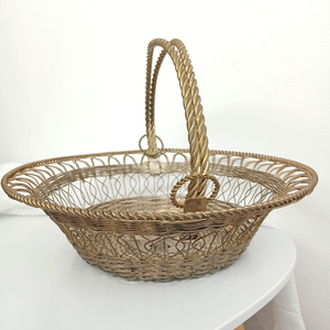 Panier à fruits en métal artisanal pour comptoir de cuisine, panier de rangement pour produits frais, organisateur de table rustique pour fruits et légumes - Product Image 1