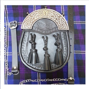 Sporran Escocés de Cuero Genuino con Tartán Tradicional Laxey Manx y 3 Borlas - Prenda Escocesa Personalizada - Product Image 6
