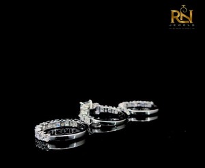 Ensemble de mariage de luxe 3 pièces en or massif avec diamants de laboratoire taille princesse et pierres latérales taille émeraude, Trio de bagues de mariage, Bijoux fins - Product Image 4