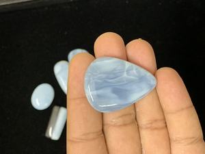 Vente en gros de cabochons d'opale bleue et blanche naturelle de haute qualité pour la création de bijoux - Product Image 2