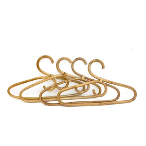 Cintres personnalisés avec logo et design, meilleure offre, fournisseur de cintres en rotin faits à la main, prix compétitifs - Product Image 5