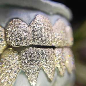 Joyas Dentales Diamond Grillz Fabricadas en India para Eventos de Estilo Hip Hop y Moda Urbana Disponibles a un Precio Competitivo - Product Image 2