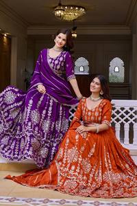 Accessoires vestimentaires, vêtements ethniques, ensembles indiens, Choli en pure viscose avec travail de sequins de 7 mm, Lehenga évasé, Dupatta (IZN 188) - Product Image 1