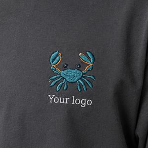 เสื้อยืดโอเวอร์ไซส์สีเทาเข้มสำหรับผู้ชาย แขนสั้น ผ้าฝ้าย คอกลม ปักโลโก้เล็กน้อย สไตล์ลำลอง สตรีทแวร์ ทรงหลวม แฟชั่นทันสมัย - Product Image 5