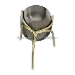 Accents d'artisanat décoratifs en métal Accessoires de jardin artisanaux Pots de jardinière pour les options de jardinage de luxe au meilleur prix - Product Image 3