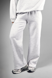 Conjuntos deportivos casuales transpirables de gran tamaño para mujer, hechos a medida OEM/ODM, 100% algodón, con logotipo impreso personalizado, conjunto de sudadera con capucha y pantalones deportivos. - Product Image 4