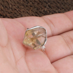 Bague en Citrine Naturelle Faite à la Main en Argent Sterling 925, Bijou Artisanal Classique Jaune pour Mariage, Pierre de Naissance de Novembre, Vente en Gros - Product Image 1