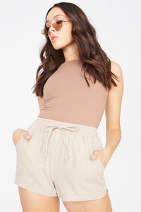 Ensemble crop top côtelé beige et short taille haute à cordon de serrage en coton tricoté respirant coupe régulière - Product Image 6