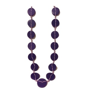 สร้อยคอเรซินสำหรับผู้หญิงลูกปัดหลายแบบตามธรรมชาติของขวัญที่ดีที่สุดสำหรับงานเลี้ยงหรืองานหมั้น - Product Image 1