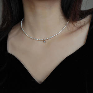 Collier élégant et sophistiqué en perles d'eau douce baroques de 3-4 mm pour femmes, chaîne de clavicule en argent sterling 925, grain de millet, 925 - Product Image 2