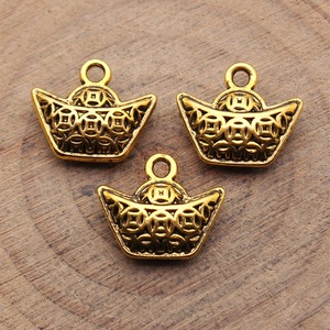 Amuleto <span class=keywords><strong>de</strong></span> Lingote Relleno <span class=keywords><strong>de</strong></span> Monedas 14x12mm <span class=keywords><strong>de</strong></span> Aleación <span class=keywords><strong>de</strong></span> Zinc Plateado Antiguo para Joyería <span class=keywords><strong>de</strong></span> Año Nuevo Lunar - Product Image 4