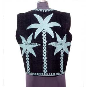 Veste en coton Suzani d'inspiration vintage, doublure confortable, broderie florale unique, écologique, pour l'hiver, pour femmes - Product Image 4