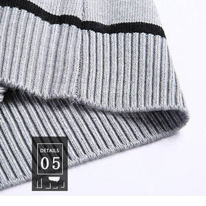 Pull en maille gris rayé à col rond pour homme Aviex, coupe ajustée, style décontracté automne, avec logo imprimé sur le devant - Product Image 3