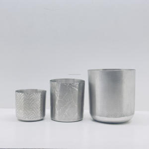 Bocaux à bougies en acier vides en gros avec couvercle et finition brossée, bocaux à bougies et lanternes en métal ronds uniques avec gravure personnalisée - Product Image 5