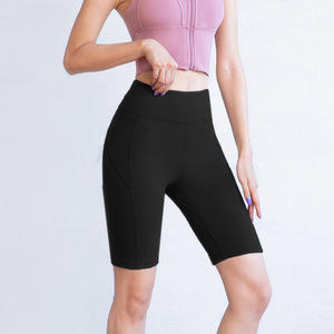 Shorts pour femmes faciles à porter, matière douce et légère, conçus pour le confort, la mobilité et la mode au quotidien - Product Image 3