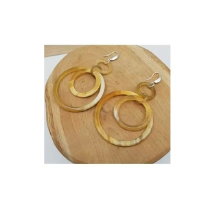 Pendientes Colgantes Hechos a Mano de Cuerno de Búfalo Natural, Diseño Personalizado, Venta al por Mayor, Pendientes de Cuerno de Búfalo y Vaca Naturales de Curio Craft - Product Image 4