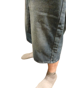 Shorts Capri en Jean Noir Tendance pour Hommes, Coupe Ample, Longueur Genou, Logo Personnalisé, Coton Épais, Lavage Vintage, Vente en Gros OEM - Product Image 4