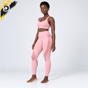 Ensemble de yoga classique pour femmes, design léger, tissu doux, idéal pour le yoga, le pilates, la gym, les entraînements et les vêtements de sport. - Product Image 5