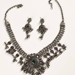 Parure de mariée en laiton oxydé argenté, style tribal bohème, avec collier et boucles d'oreilles, sertissage clos, pour mariage, fiançailles, anniversaire, cadeau - Product Image 6