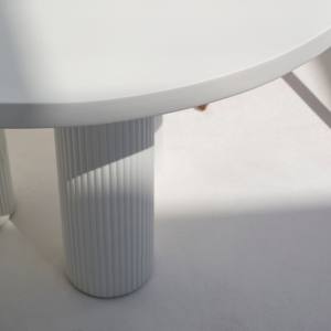 Mesa de Comedor de Microhormigón Blanco Vandana Aureo Zentrix con Diseño Moderno y Minimalista - Product Image 3
