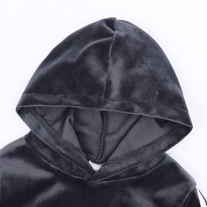 Color personalizado diseño liso niños ropa conjunto venta al por mayor chándales niños terciopelo 2 uds traje personalizado - Product Image 2