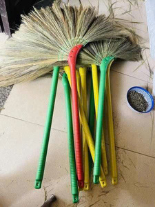 Escoba de Paja Natural Hecha a Mano en Vietnam Eco2go, Escoba Asiática Ecológica y Duradera para Limpieza del Hogar, OEM - Product Image 3